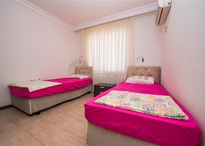 Трехкомнатная квартира на берегу моря