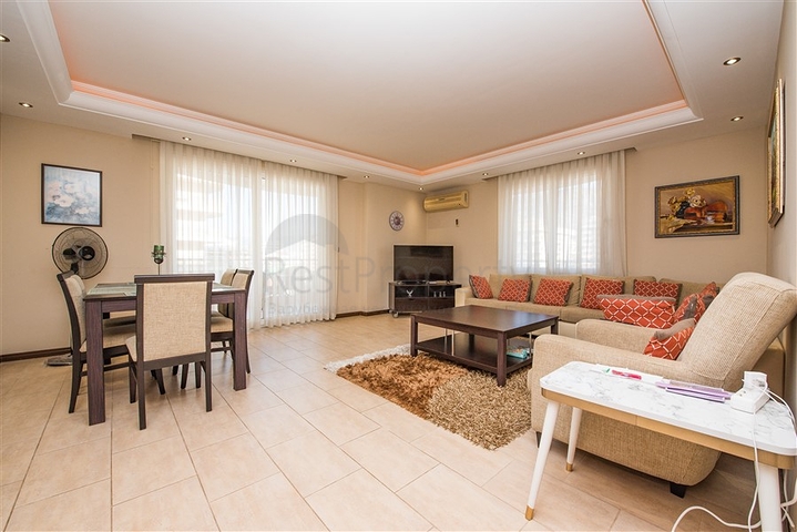 Просторная квартира 2+1 с видом на море в районе Махмутлар