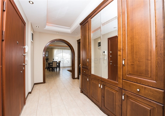 Просторная квартира 2+1 с видом на море в районе Махмутлар