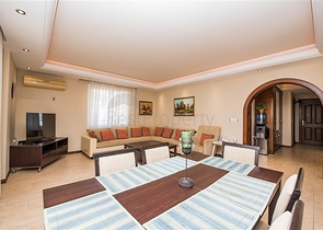 Просторная квартира 2+1 с видом на море в районе Махмутлар