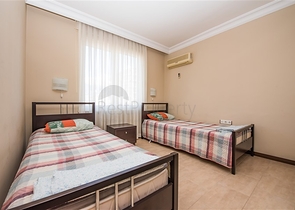 Просторная квартира 2+1 с видом на море в районе Махмутлар