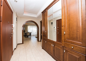 Просторная квартира 2+1 с видом на море в районе Махмутлар