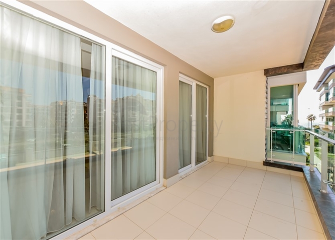 Светлая мебелированная квартира в пешей доступности от моря