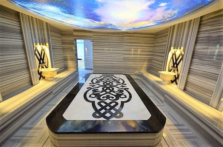 Светлая мебелированная квартира в пешей доступности от моря