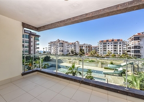 Светлая мебелированная квартира в пешей доступности от моря