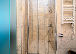 Меблированная трехкомнатная квартира в ЖК с богатой инфраструктурой