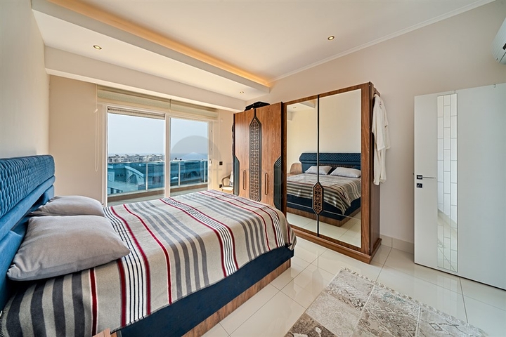 Квартира планировкой 3+1 с видом на море в Тосмуре