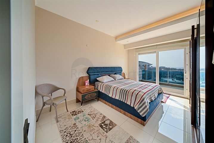 Квартира планировкой 3+1 с видом на море в Тосмуре