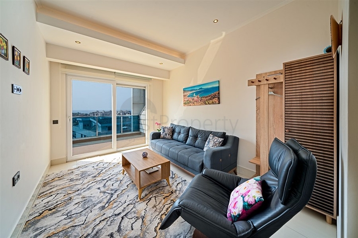 Квартира планировкой 3+1 с видом на море в Тосмуре