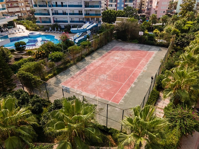 Квартира планировкой 3+1 с видом на море в Тосмуре