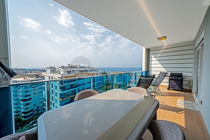 Квартира планировкой 3+1 с видом на море в Тосмуре