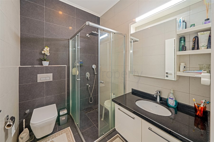 Квартира планировкой 3+1 с видом на море в Тосмуре