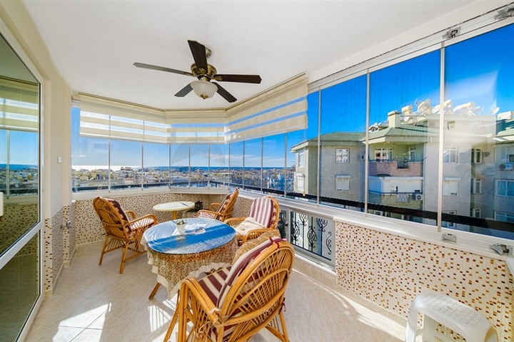 Квартира планировкой 3+1 в районе пляжа Клеопатра