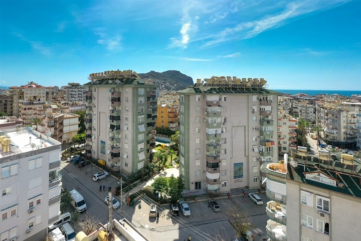 Квартира планировкой 3+1 в районе пляжа Клеопатра