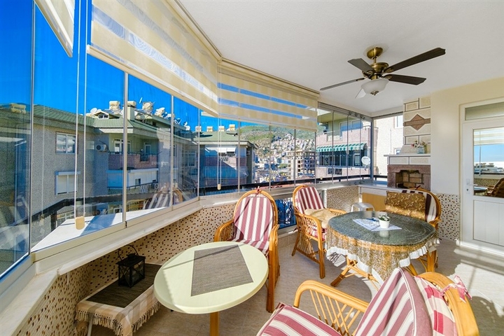 Квартира планировкой 3+1 в районе пляжа Клеопатра