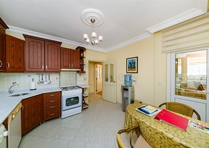 Квартира планировкой 3+1 в районе пляжа Клеопатра