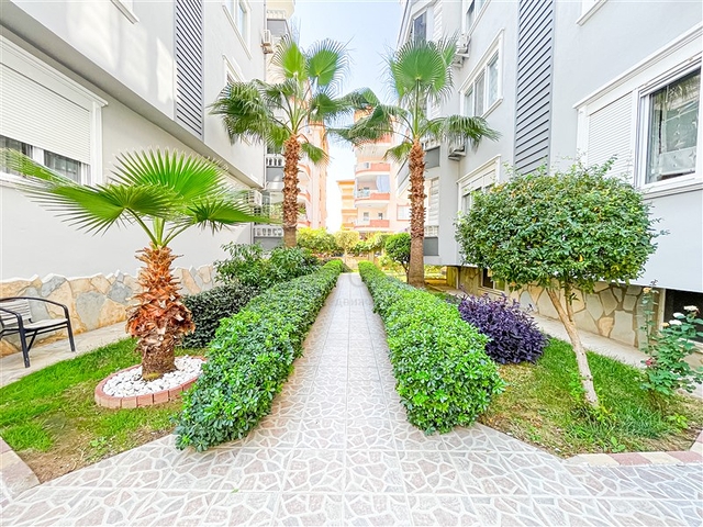 Просторная светлая трехкомнатная квартира с двумя балконами