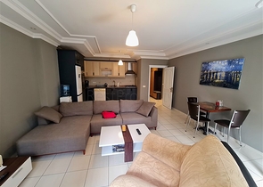 Просторная светлая трехкомнатная квартира с двумя балконами