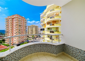 Квартира 2+1 с видом на море в районе Махмутлар