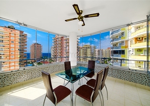 Квартира 2+1 с видом на море в районе Махмутлар