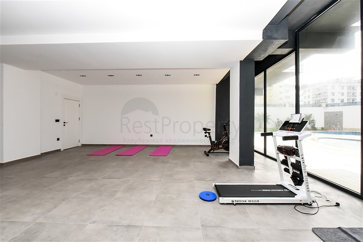 Светлая двухкомнатная квартира с видом горы и море