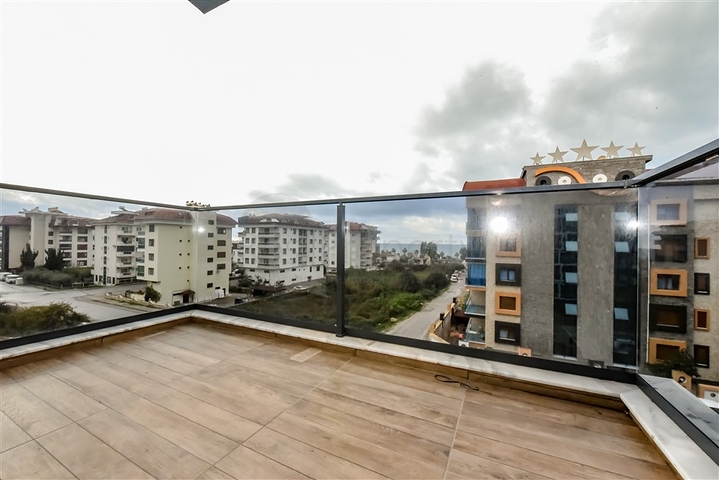 Светлая двухкомнатная квартира с видом горы и море