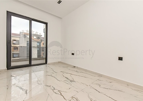 Светлая двухкомнатная квартира с видом горы и море