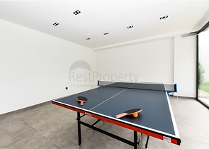 Светлая двухкомнатная квартира с видом горы и море