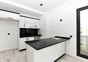 Светлая двухкомнатная квартира с видом горы и море