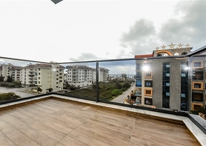 Светлая двухкомнатная квартира с видом горы и море