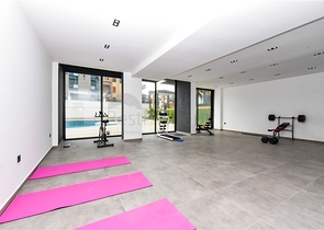 Светлая двухкомнатная квартира с видом горы и море