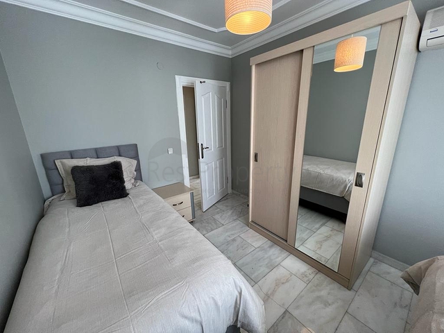 Трехкомнатная квартира с просторным балконом