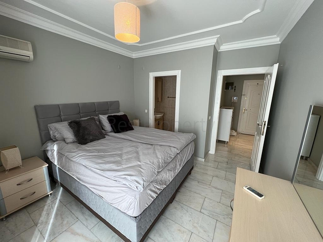 Трехкомнатная квартира с просторным балконом