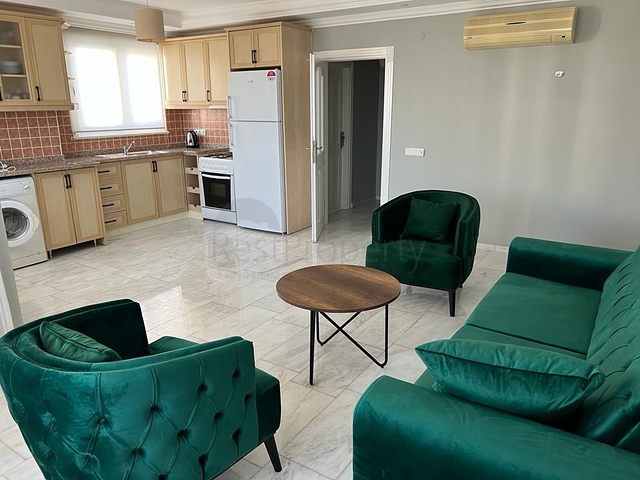 Трехкомнатная квартира с просторным балконом