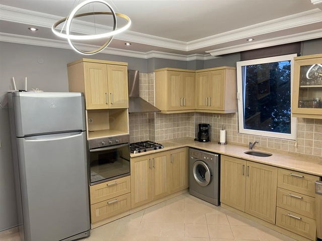 Трехкомнатная квартира в районе Тосмур