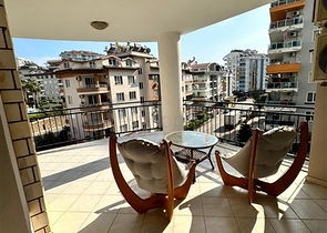 Трехкомнатная квартира в районе Тосмур