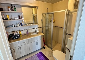 Трехкомнатная квартира в районе Тосмур