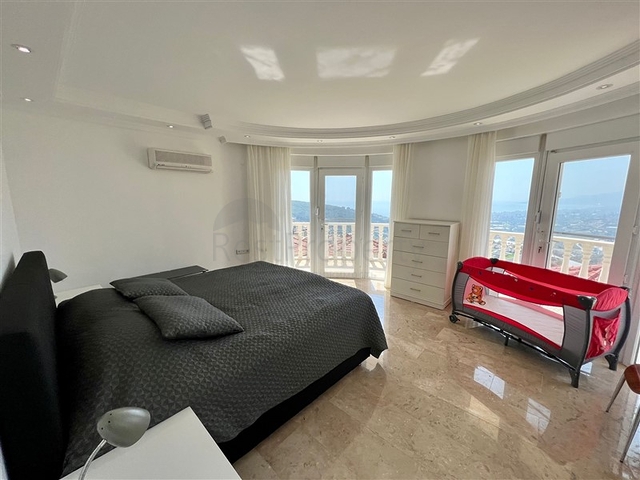 Меблированная вилла 4+2 в Каргыджак