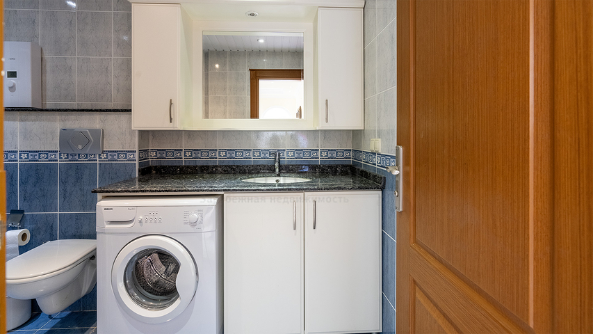 Меблированный пентхаус 4+1 с видом на море в центре Алании