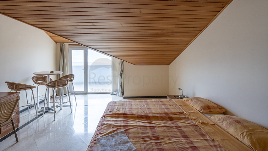 Меблированный пентхаус 4+1 с видом на море в центре Алании