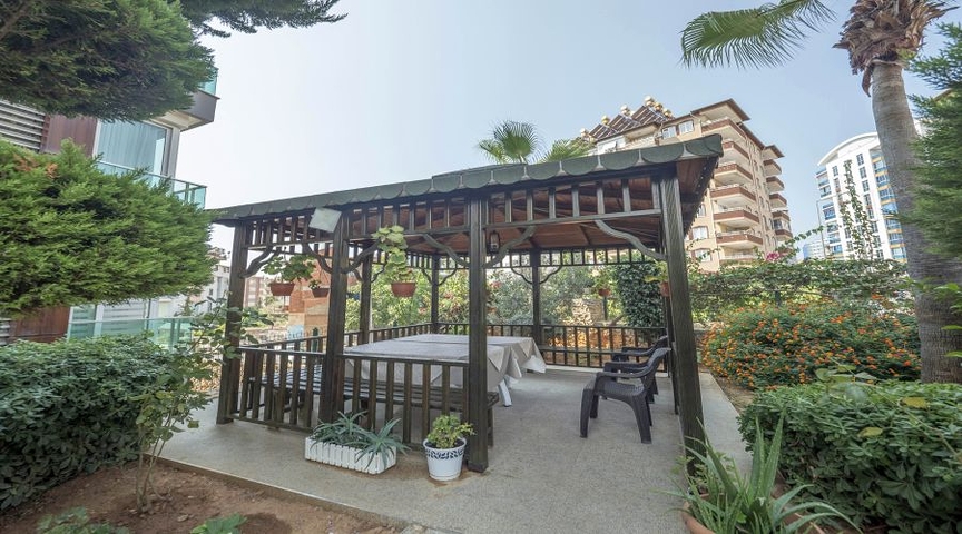 Просторная квартира 1+1 в одной из лучших резиденций в районе Тосмур