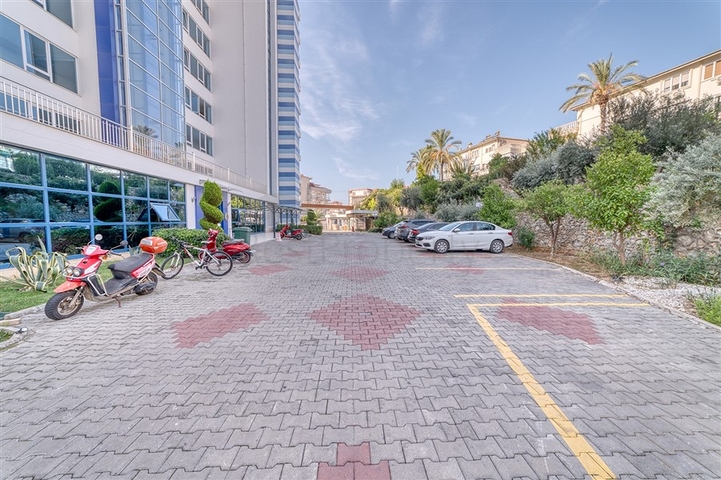 Двухкомнатная квартира с красивым видом на инфраструктуру