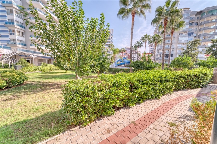 Двухкомнатная квартира с красивым видом на инфраструктуру