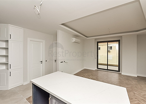 Двухкомнатная квартира в центре Алании с панорамным видом на море