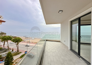 Двухкомнатная квартира в центре Алании с панорамным видом на море