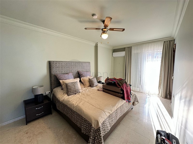 Просторный пентхаус 3+1 с панорамным видом на море