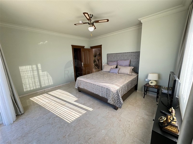 Просторный пентхаус 3+1 с панорамным видом на море