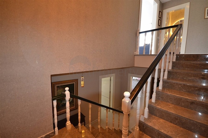 Меблированная вилла планировкой 3+1 в районе Каргыджак