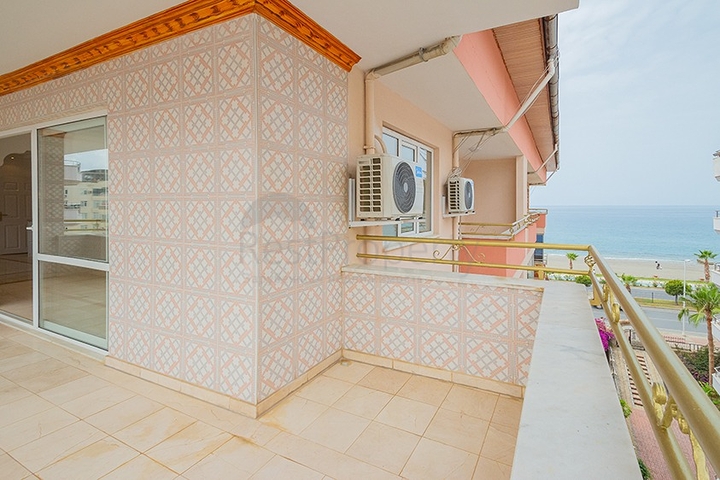 Пентхаус 4+2 на первой береговой линии