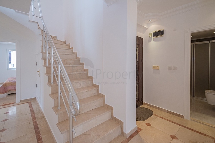 Пентхаус 4+2 на первой береговой линии